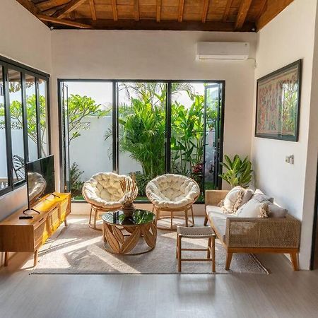 Berawa Canggu Stylish Joglo 3 Bedrooms Private Villa With Private Pool Bagian luar foto
