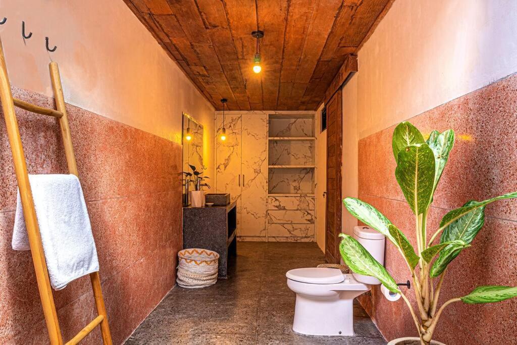 Berawa Canggu Stylish Joglo 3 Bedrooms Private Villa With Private Pool Bagian luar foto
