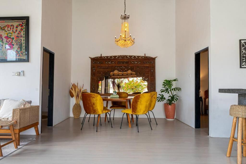 Berawa Canggu Stylish Joglo 3 Bedrooms Private Villa With Private Pool Bagian luar foto