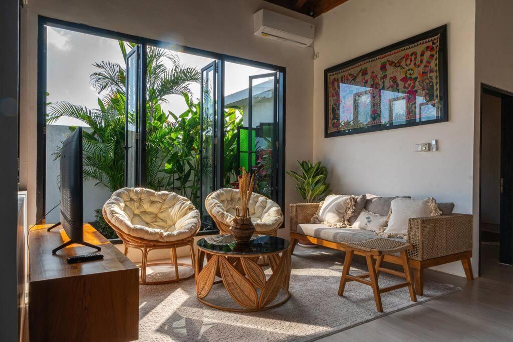 Berawa Canggu Stylish Joglo 3 Bedrooms Private Villa With Private Pool Bagian luar foto